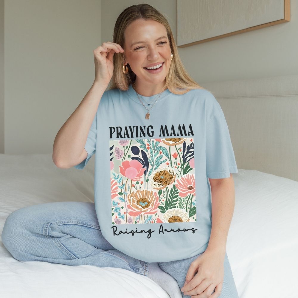 Praying Mama Raising Arrows Heavyweight Tee
